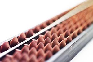 会社を売却するかどうか検討する